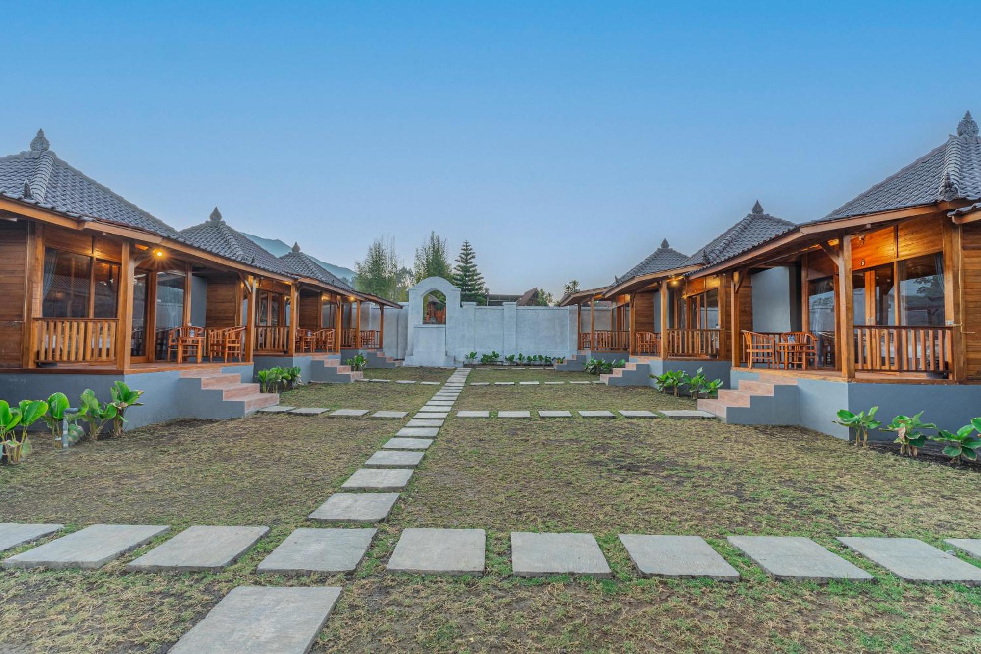 Lodge D Sila's Tepi Danu & Natural Hot Spring Kintamani (Bali)