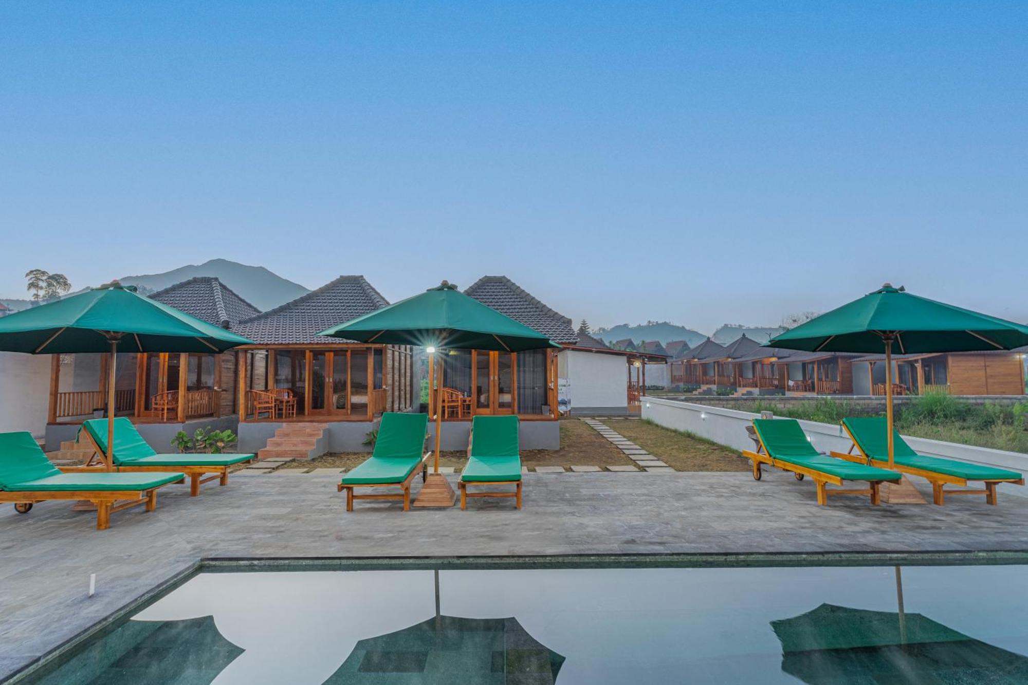 Lodge D Sila's Tepi Danu & Natural Hot Spring *