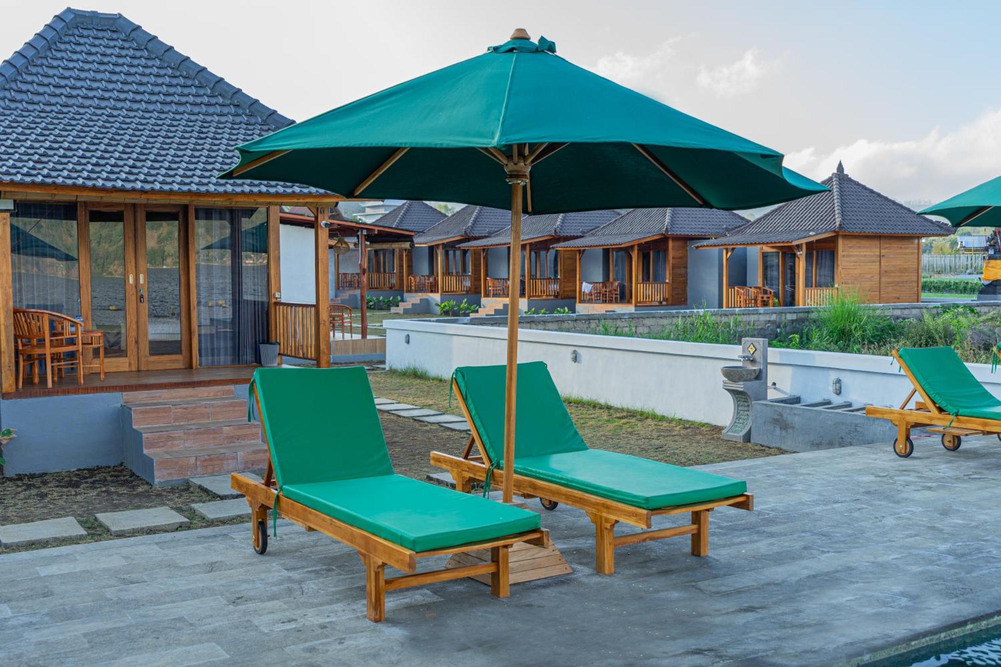 D Sila's Tepi Danu & Natural Hot Spring