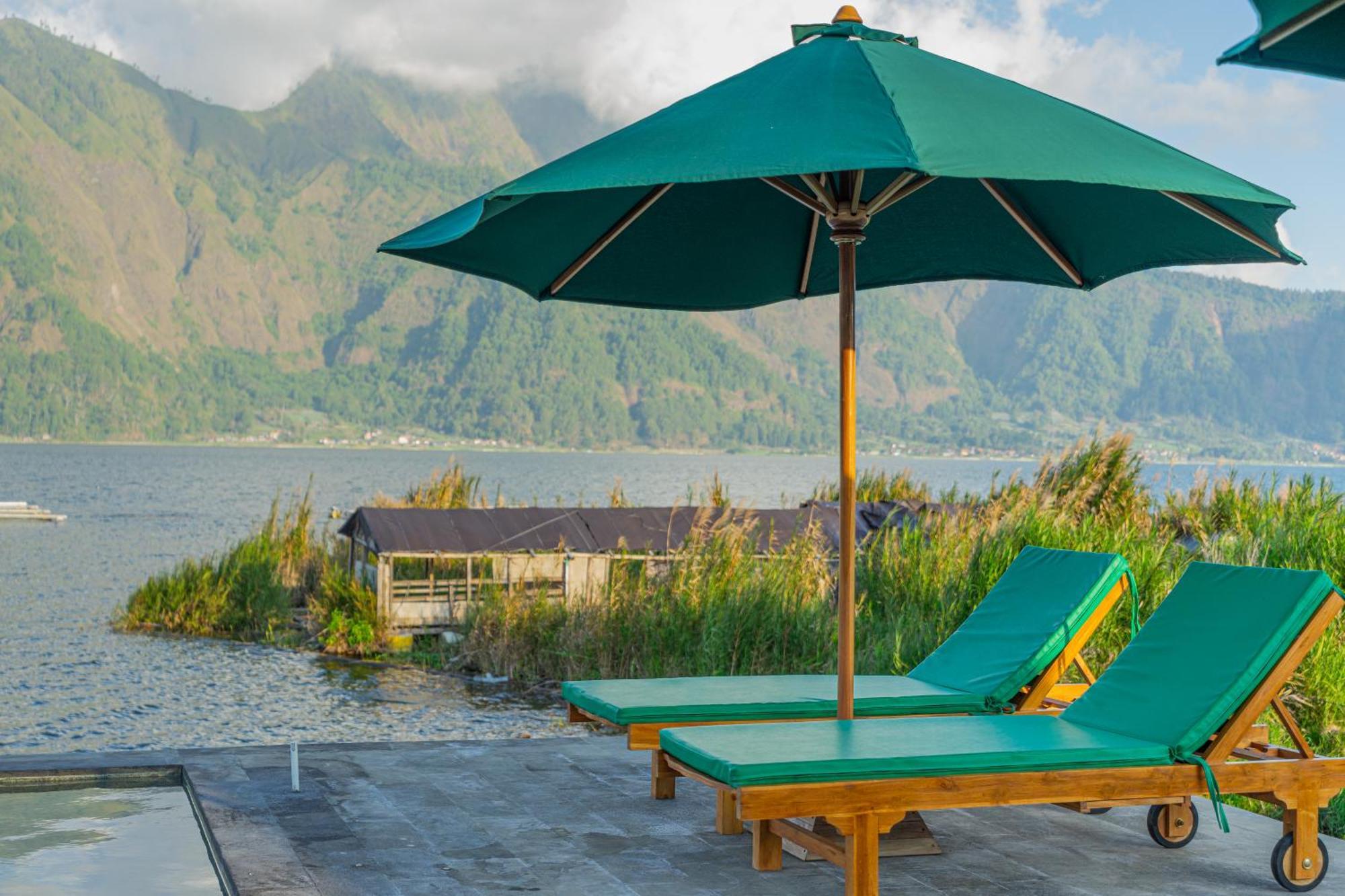 D Sila's Tepi Danu & Natural Hot Spring Lodge