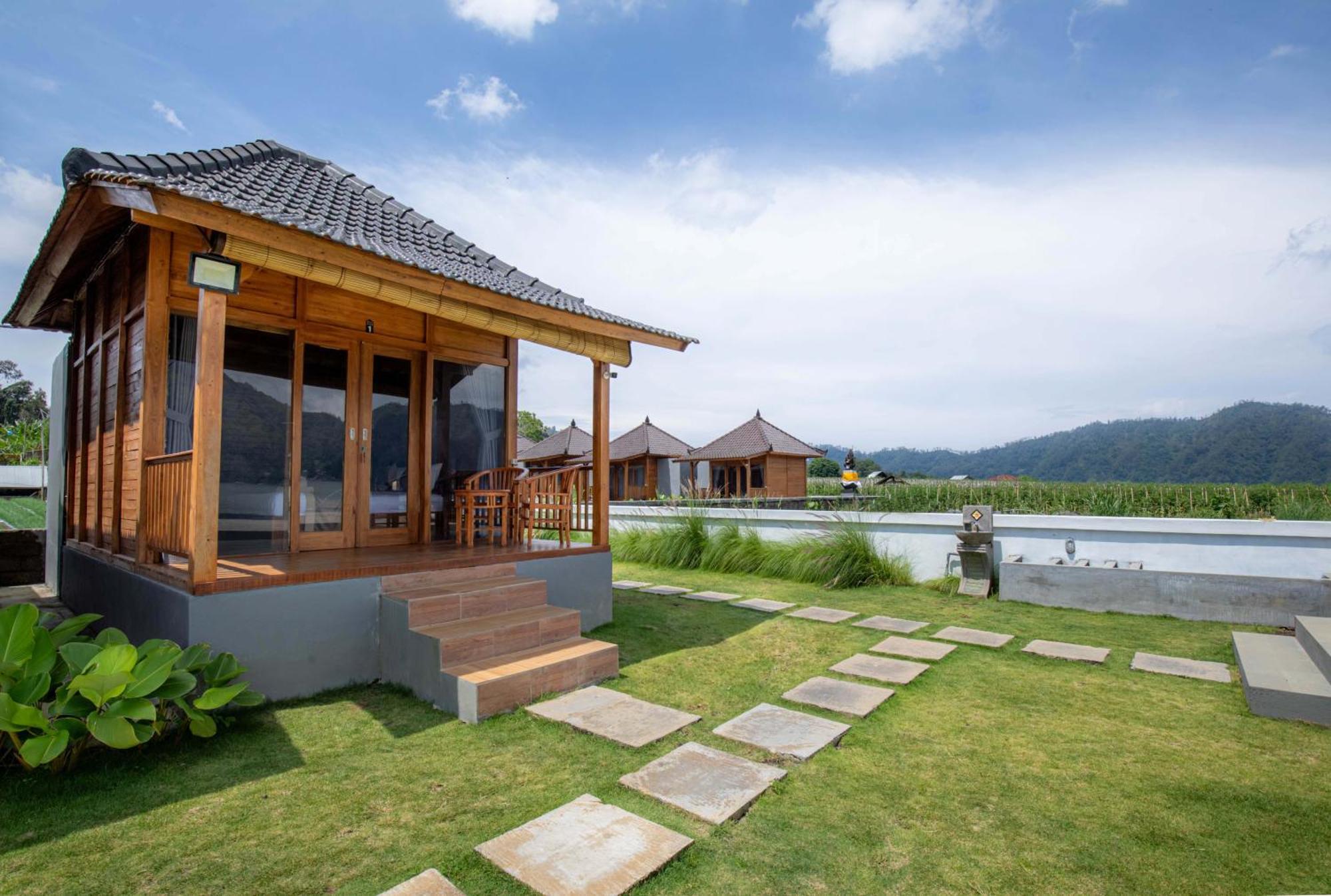 Lodge D Sila's Tepi Danu & Natural Hot Spring